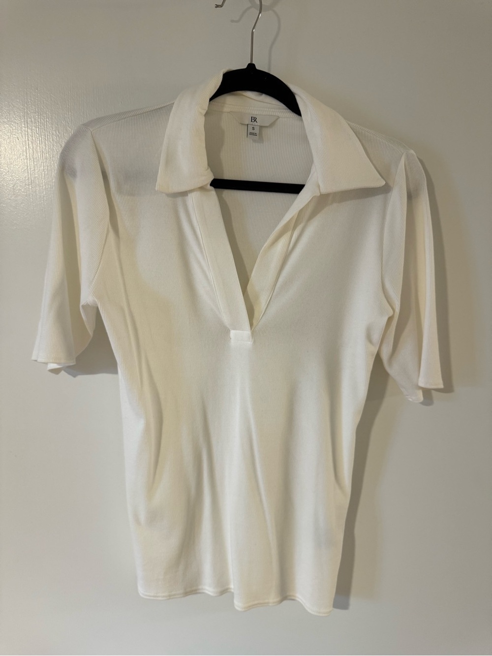 Banana Republic Factory White Short Sleeve Collared V-Neck Button Down Top